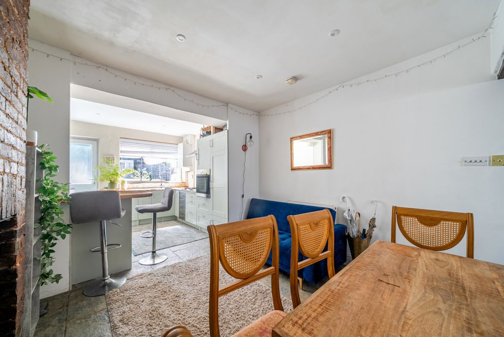 Property photo 3 of 24 1-6A4256037556d-1...