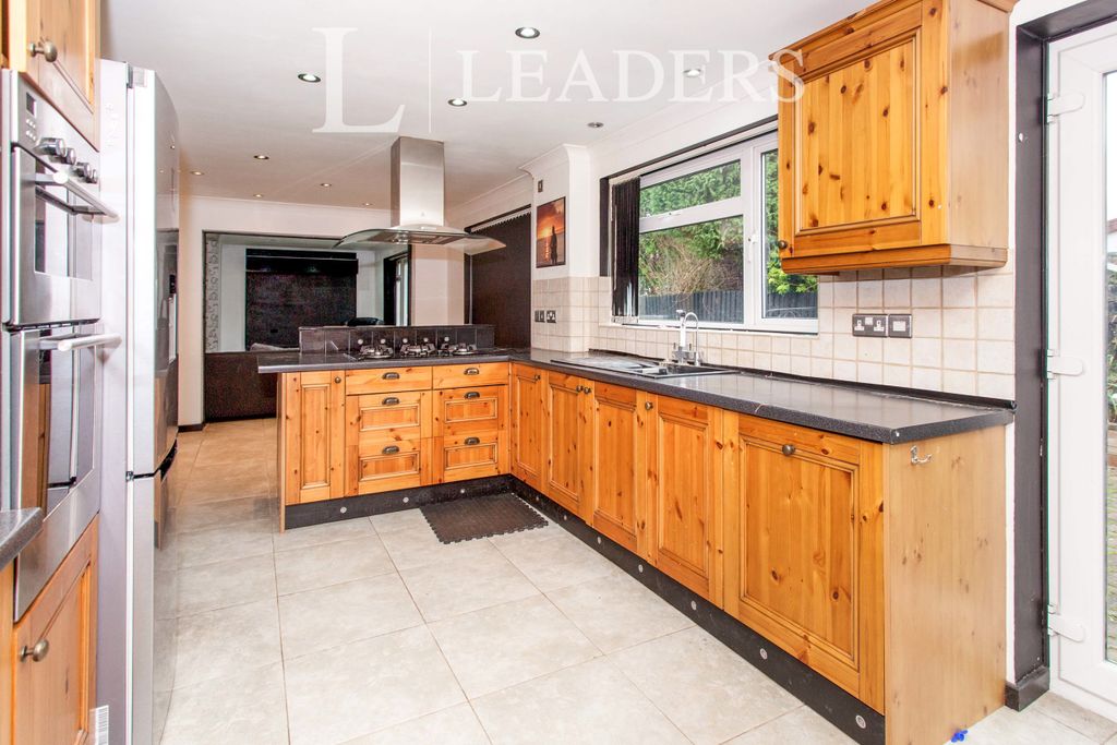 Property photo 3 of 10 5Db727A9-4386-Ec11-8