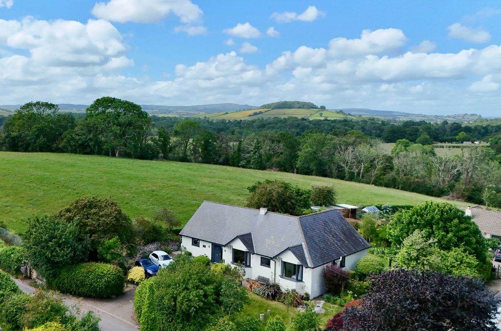Property photo 1 of 30