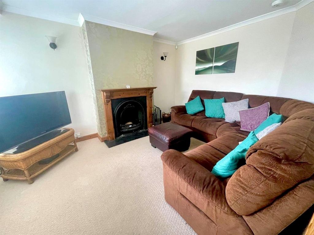 Property photo 2 of 15 Lounge 3.Jpg