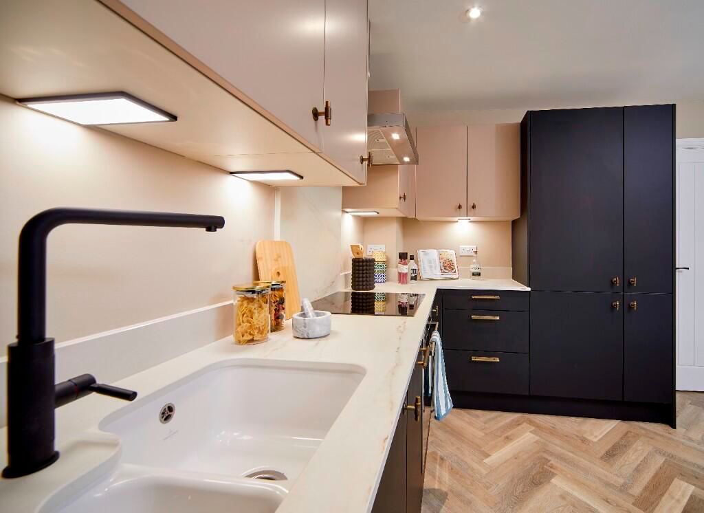 Property photo 3 of 8 Photo 6