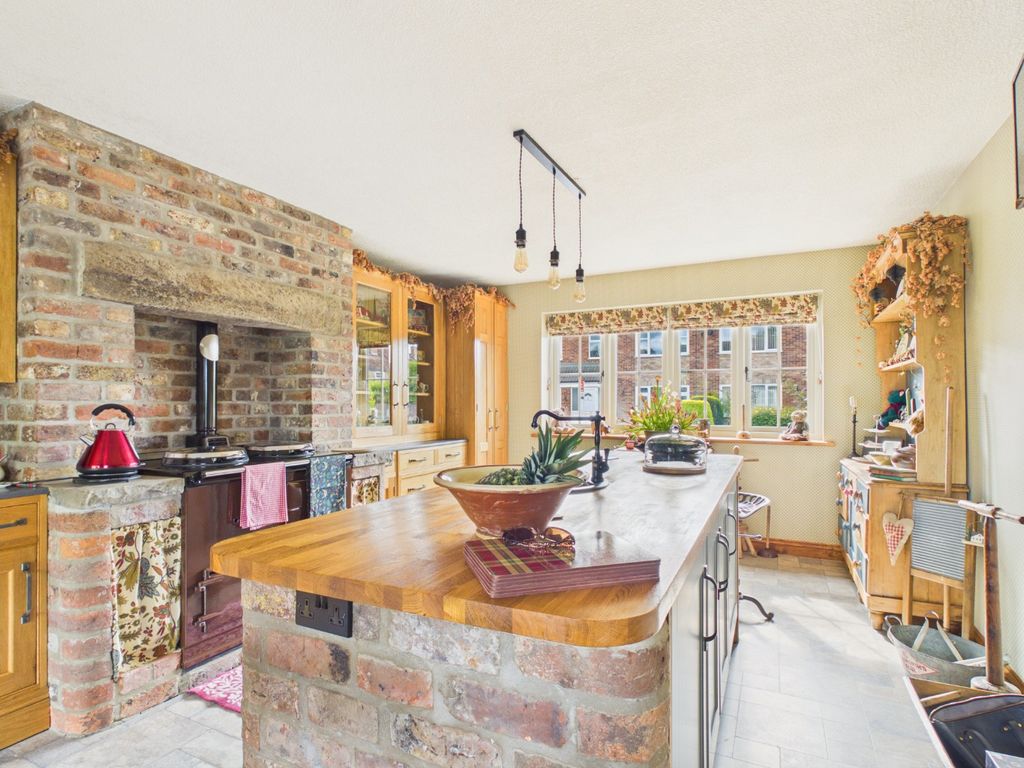 Property photo 2 of 26 5019304