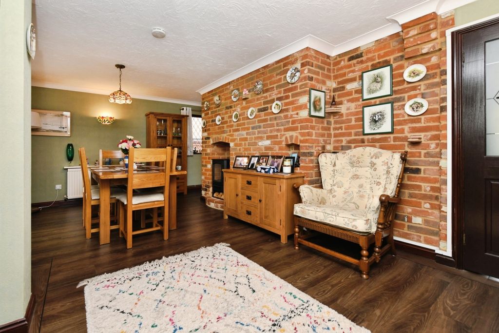 Property photo 3 of 27 Dining Room