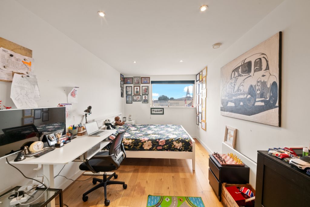 Property photo 3 of 13