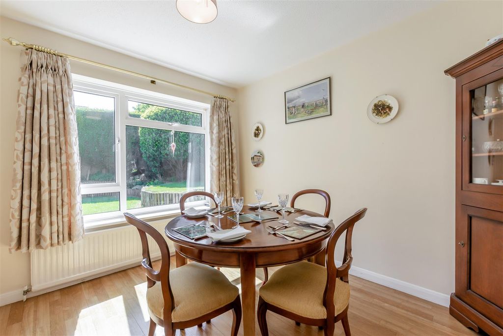 Property photo 3 of 20 8689507-Interior07.Jpg