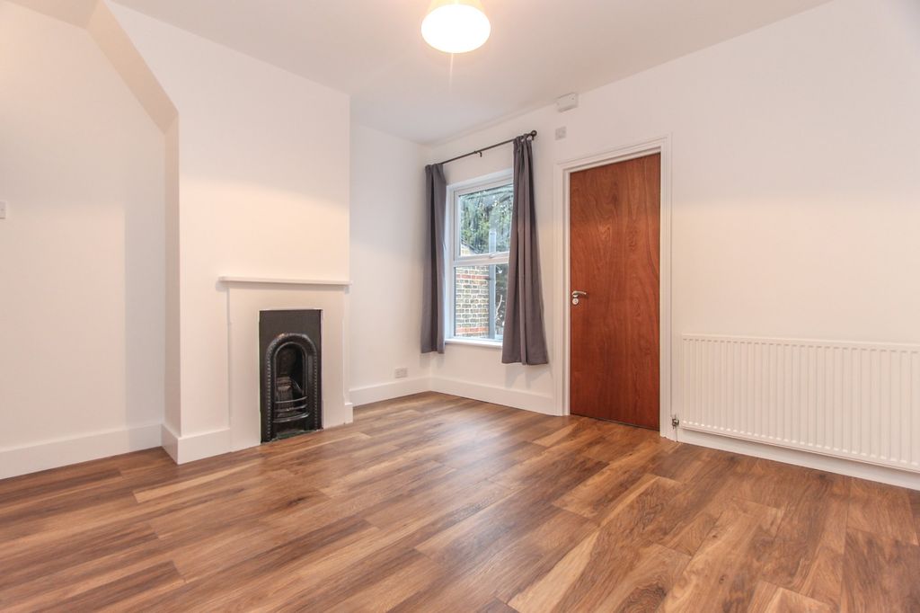 Property photo 2 of 9 Photo 03