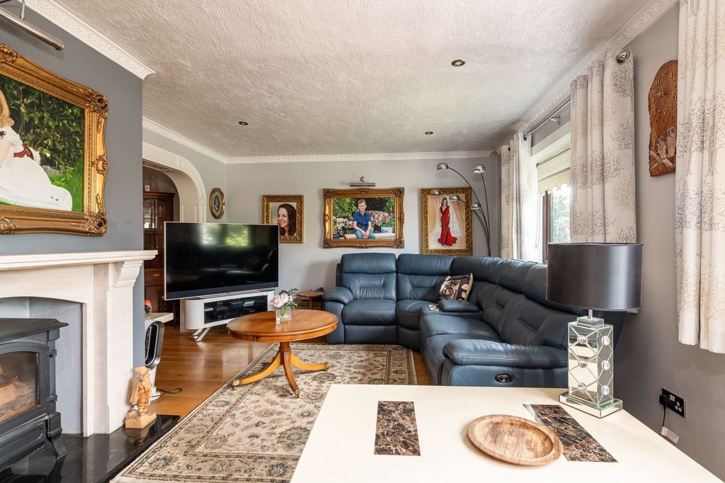 Property photo 3 of 26