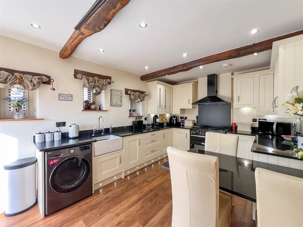 Property photo 3 of 24