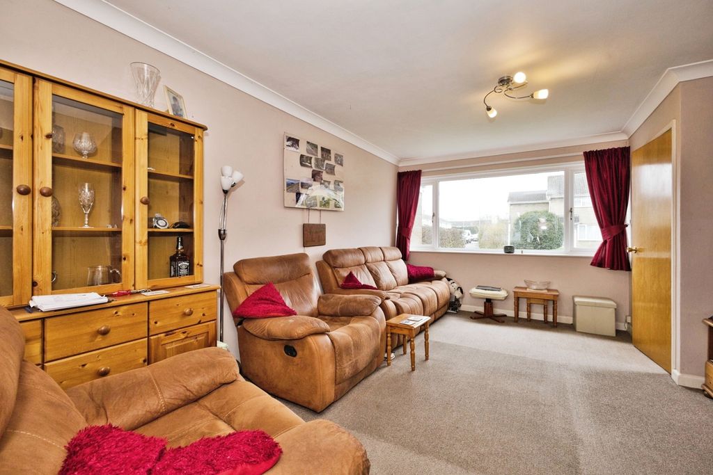 Property photo 2 of 18 Lounge/Diner