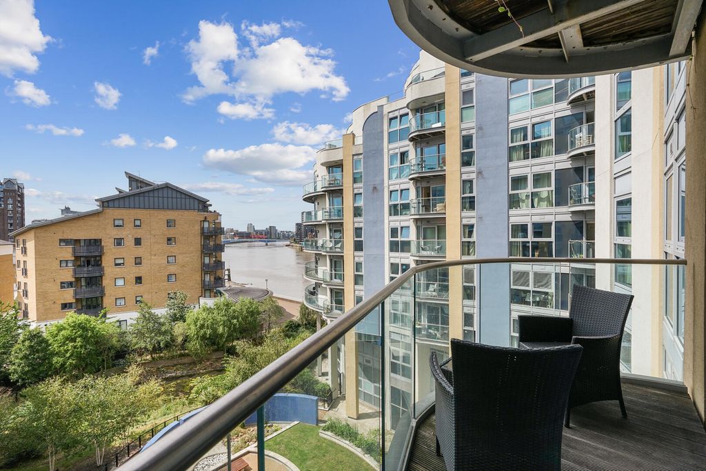 Property photo 1 of 10 Balcony