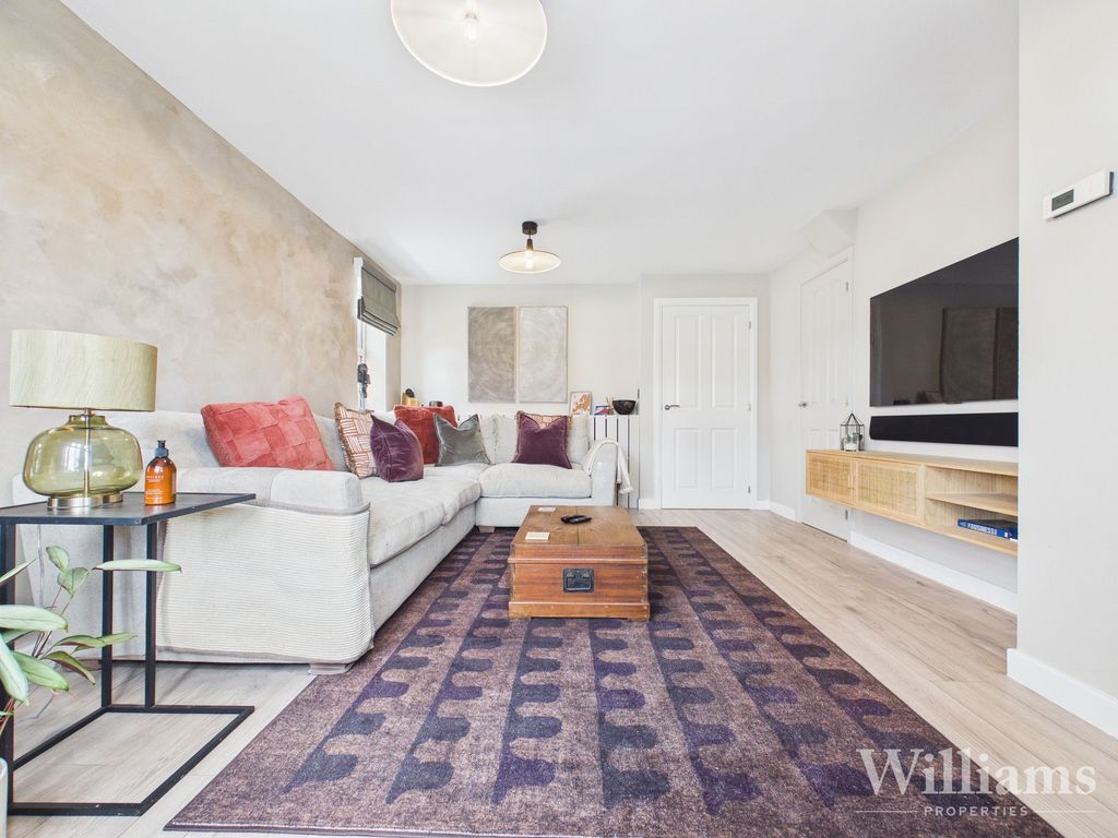 Property photo 3 of 20