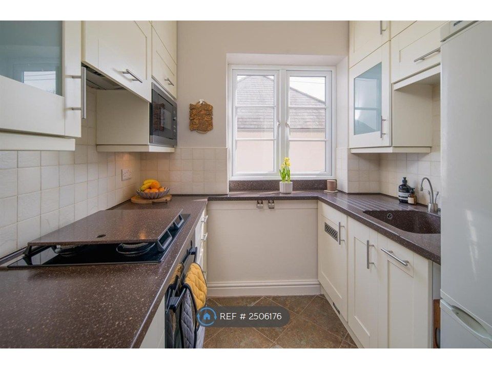 Property photo 3 of 9 Kitchen