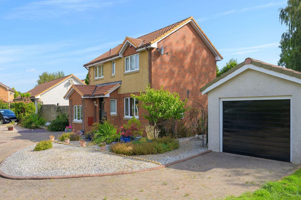 Property photo 2 of 44