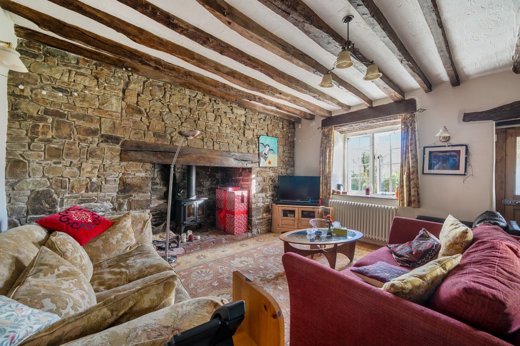 Property photo 2 of 19 1-692059773A253-1383511-9-691F2212dc01B-Arw-Hdr-1