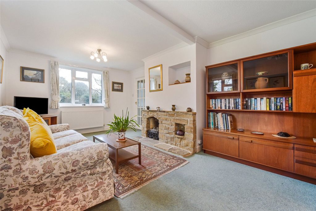 Property photo 3 of 14 Sitting Room