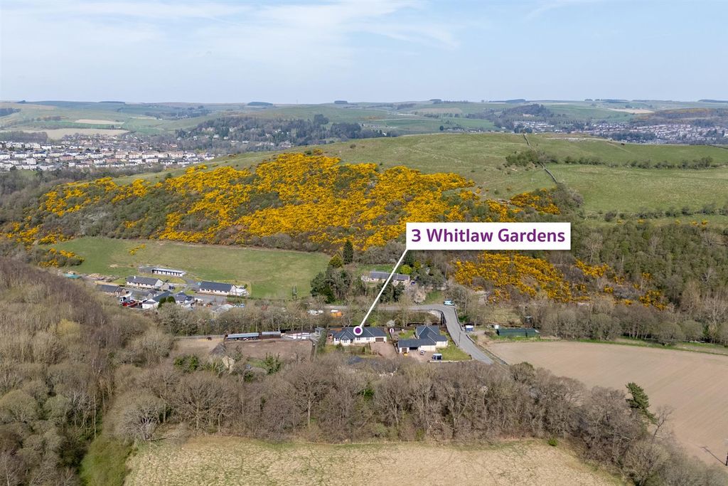 Property photo 2 of 31 3 Whitlaw Gardens-02.Jpg