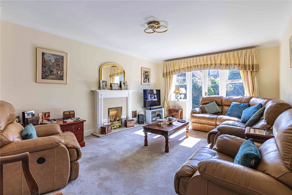 Property photo 2 of 36 Picture No. 25