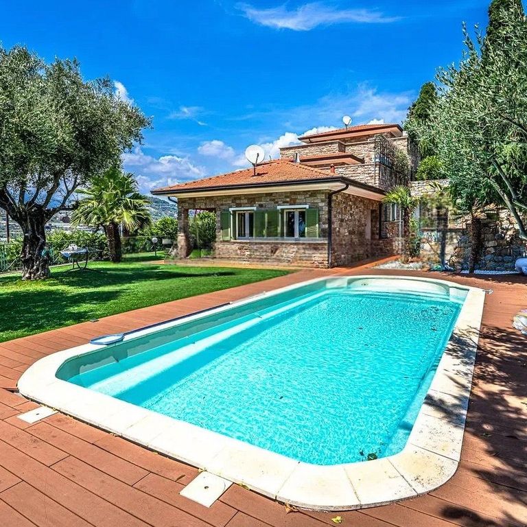 Property photo 1 of 16 Elegant Villa In Bordighera, Liguria's Charm