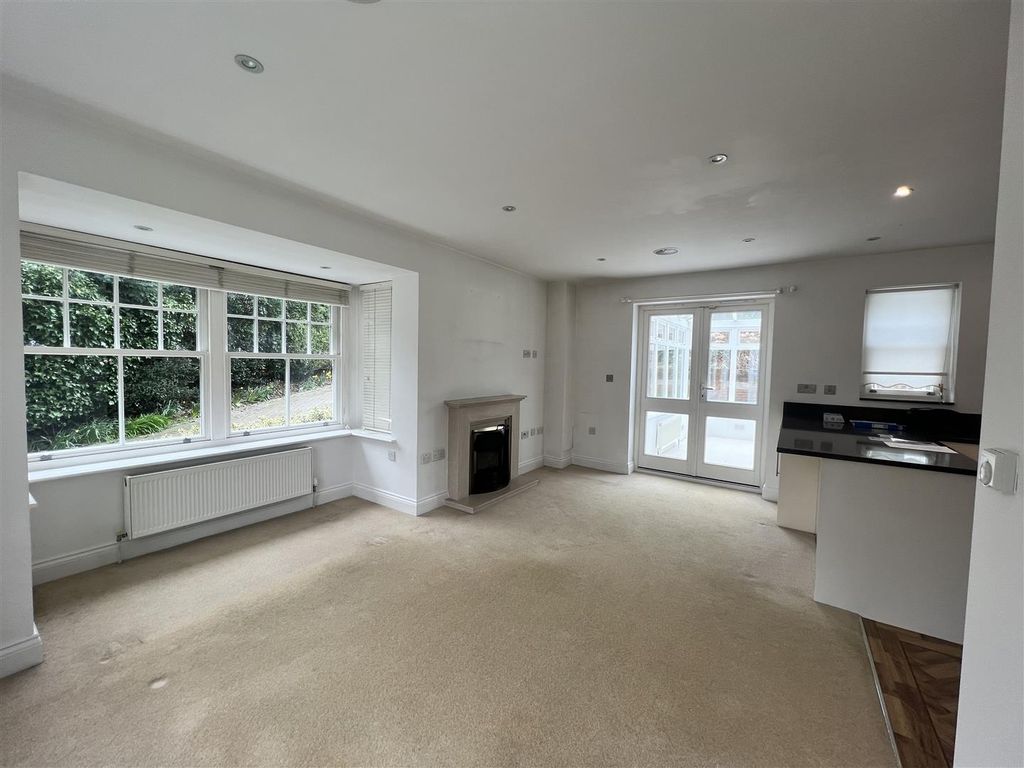 Property photo 3 of 21 Reception Room