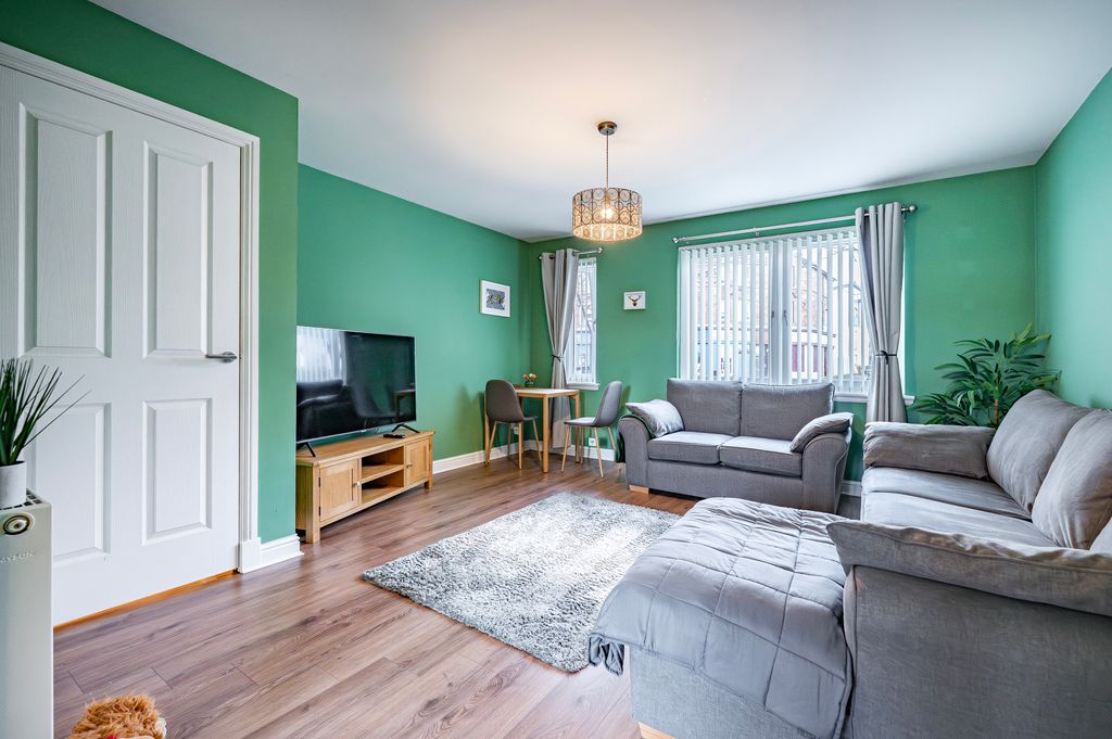 Property photo 3 of 31