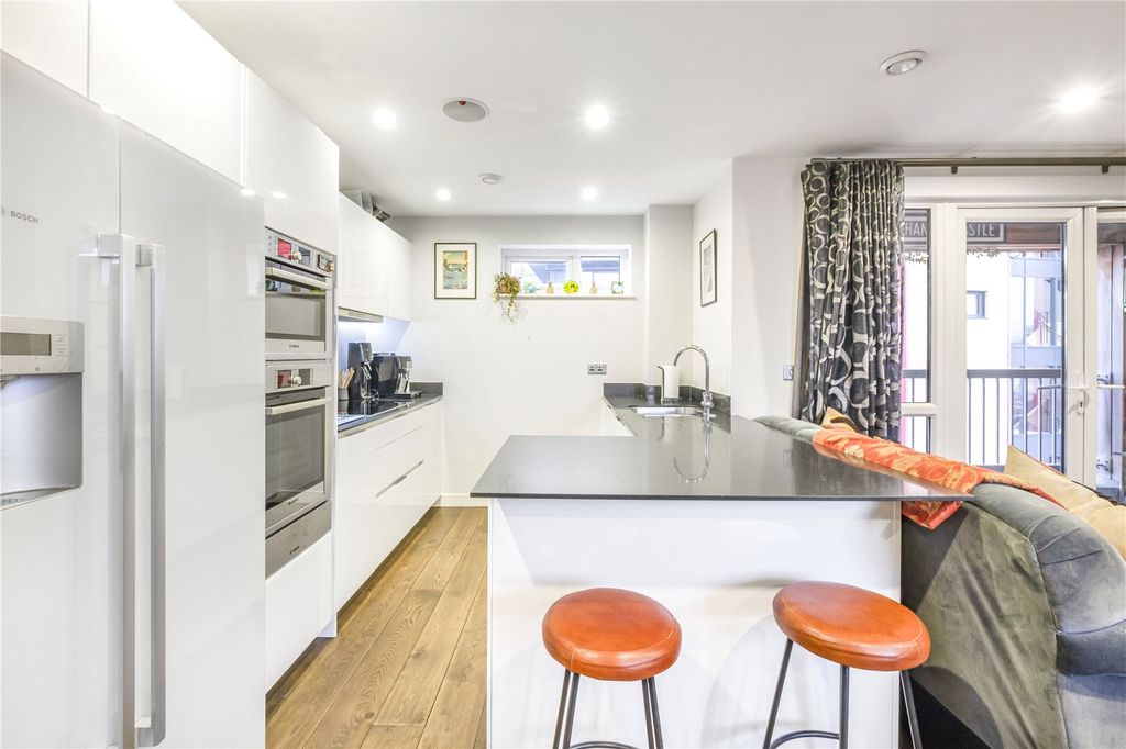 Property photo 3 of 16 Reception/Kitchen