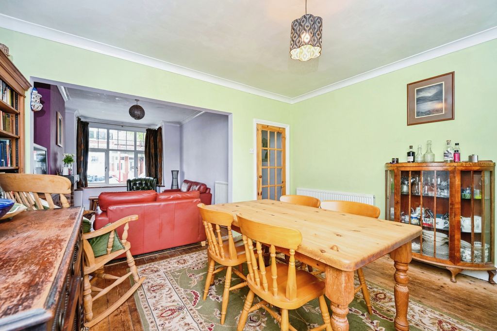 Property photo 3 of 17 Photography