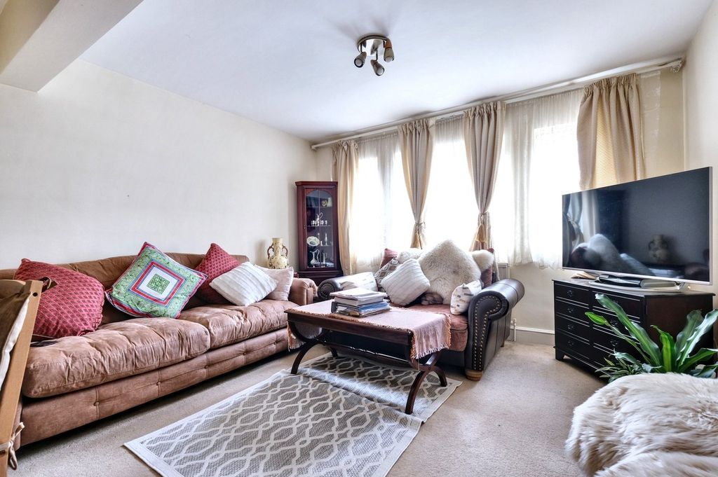 Property photo 3 of 9