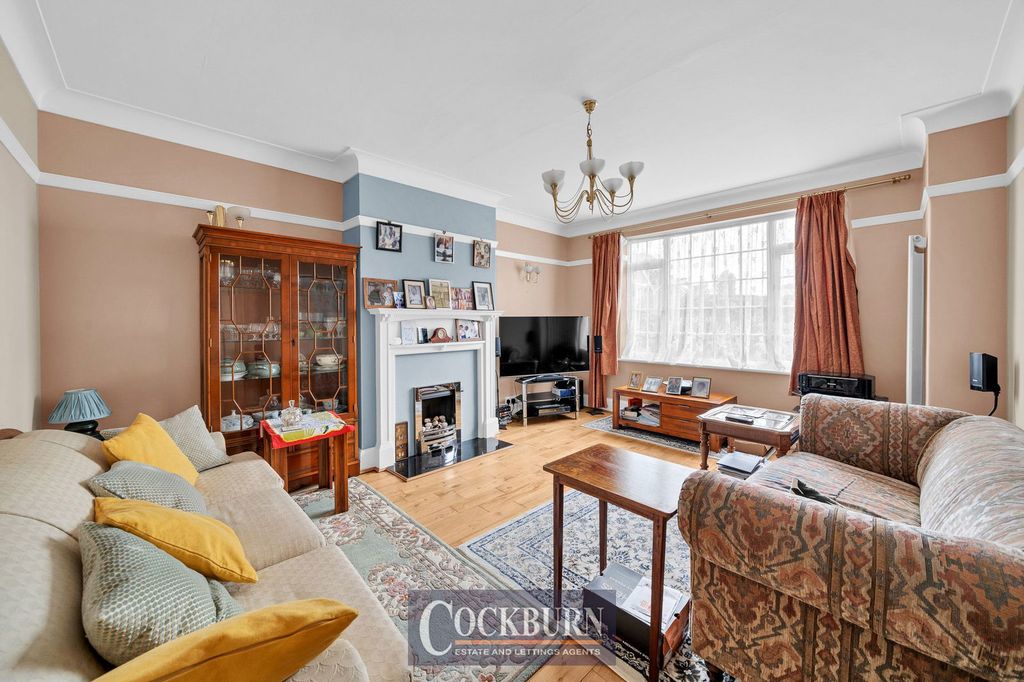 Property photo 2 of 17