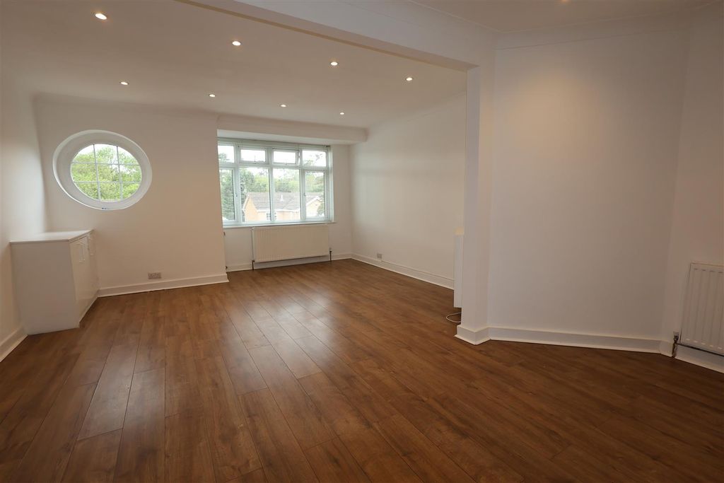 Property photo 2 of 11 Img_0122.Jpg