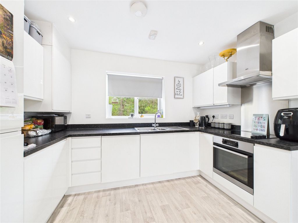 Property photo 3 of 17 Picture No. 21