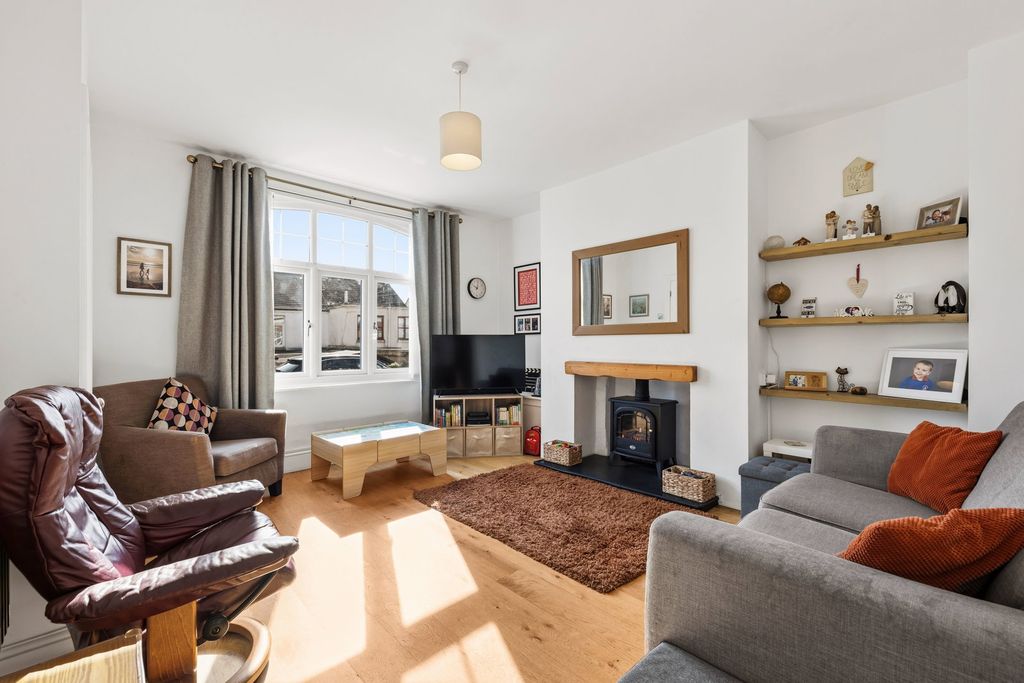 Property photo 2 of 21