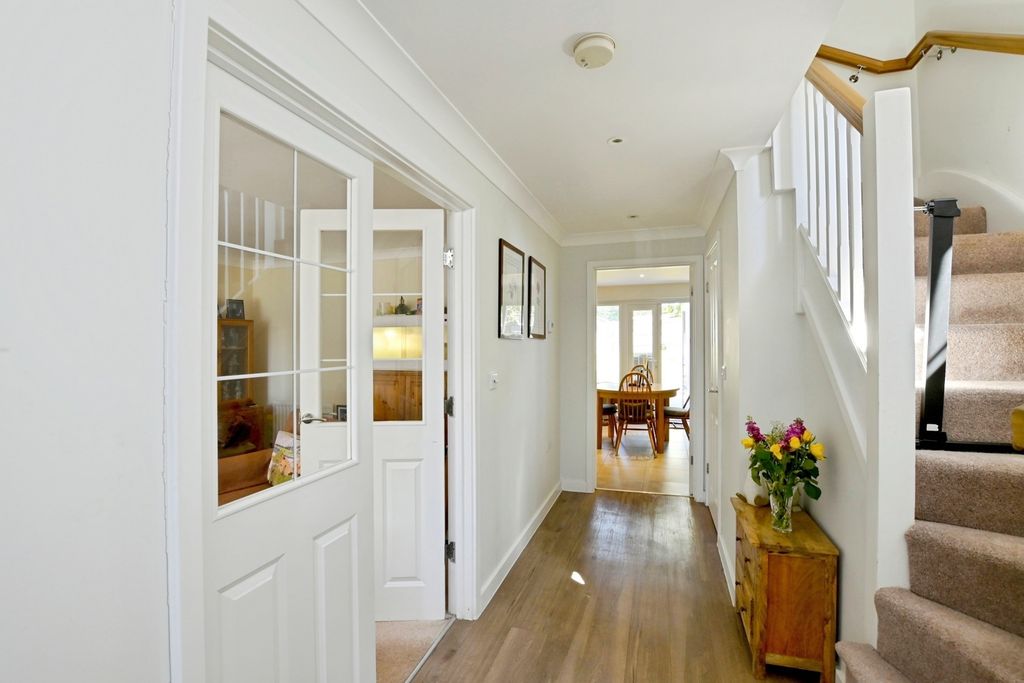 Property photo 2 of 21 Pbox-Img.Jpg