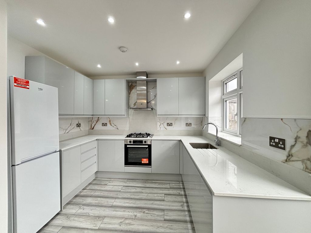 Property photo 1 of 29