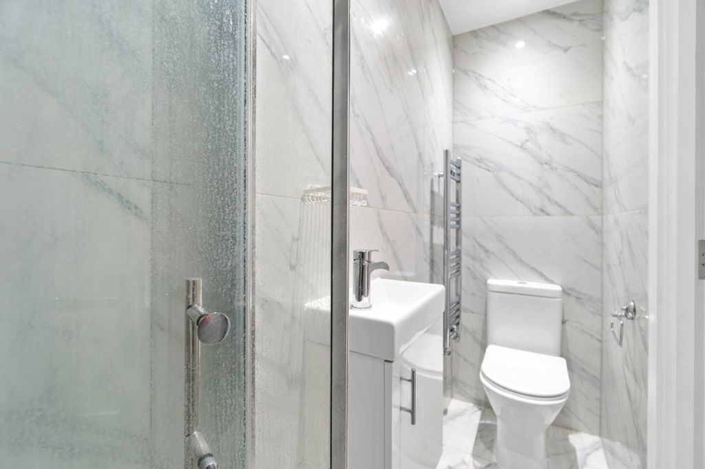 Property photo 2 of 15 Picture No. 17