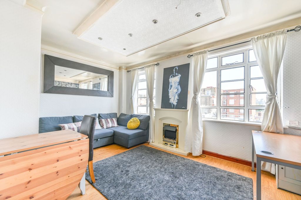 Property photo 1 of 9