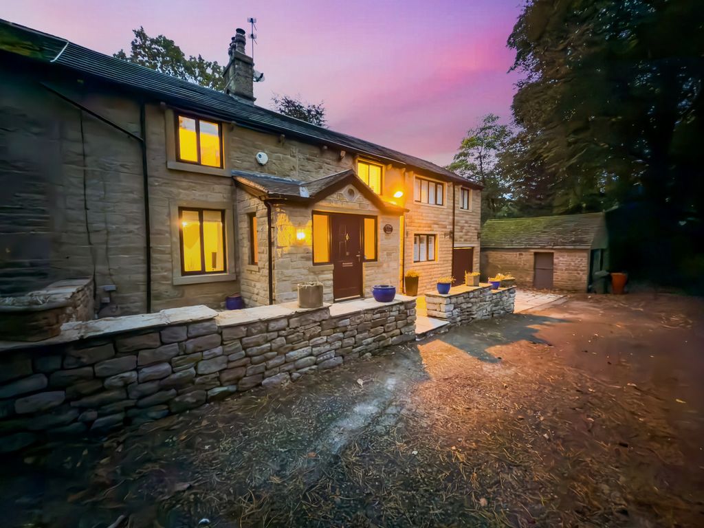 Property photo 1 of 32