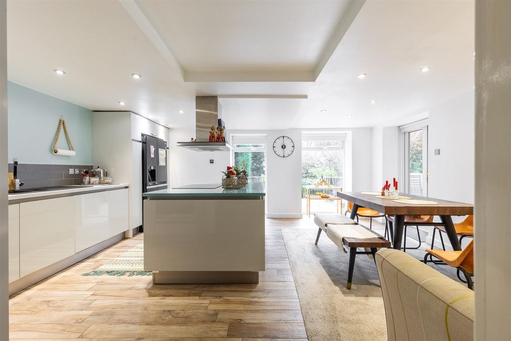 Property photo 2 of 50 17Manoravenue-24.Jpg