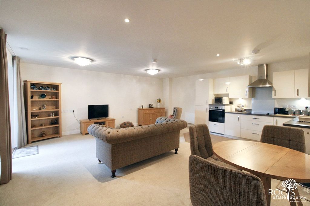 Property photo 2 of 10 Picture No. 04