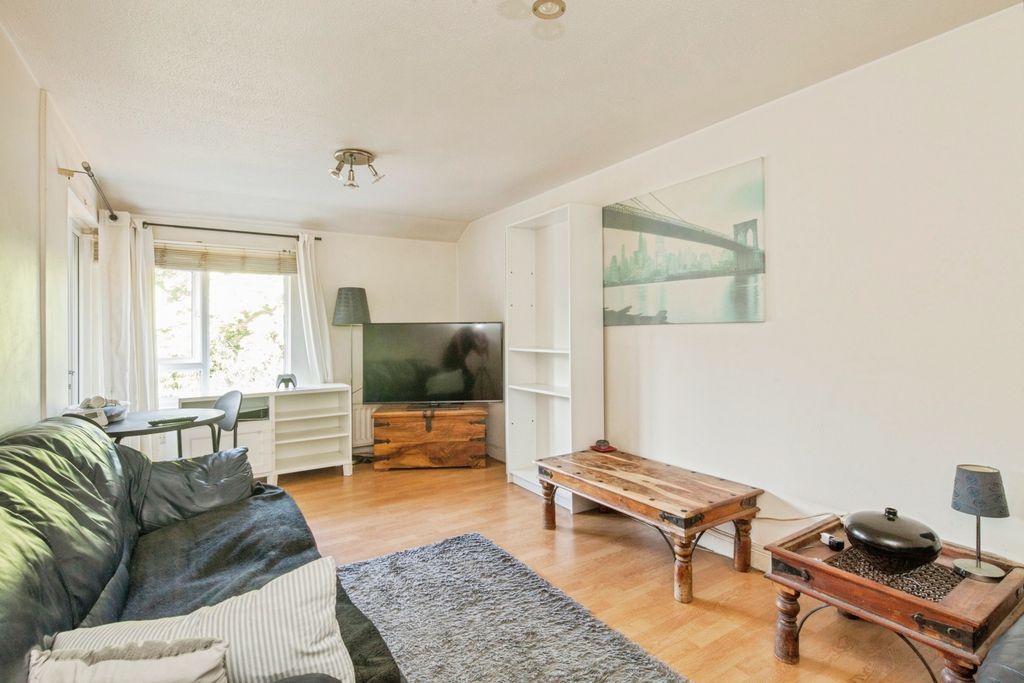 Property photo 2 of 11 Image 1