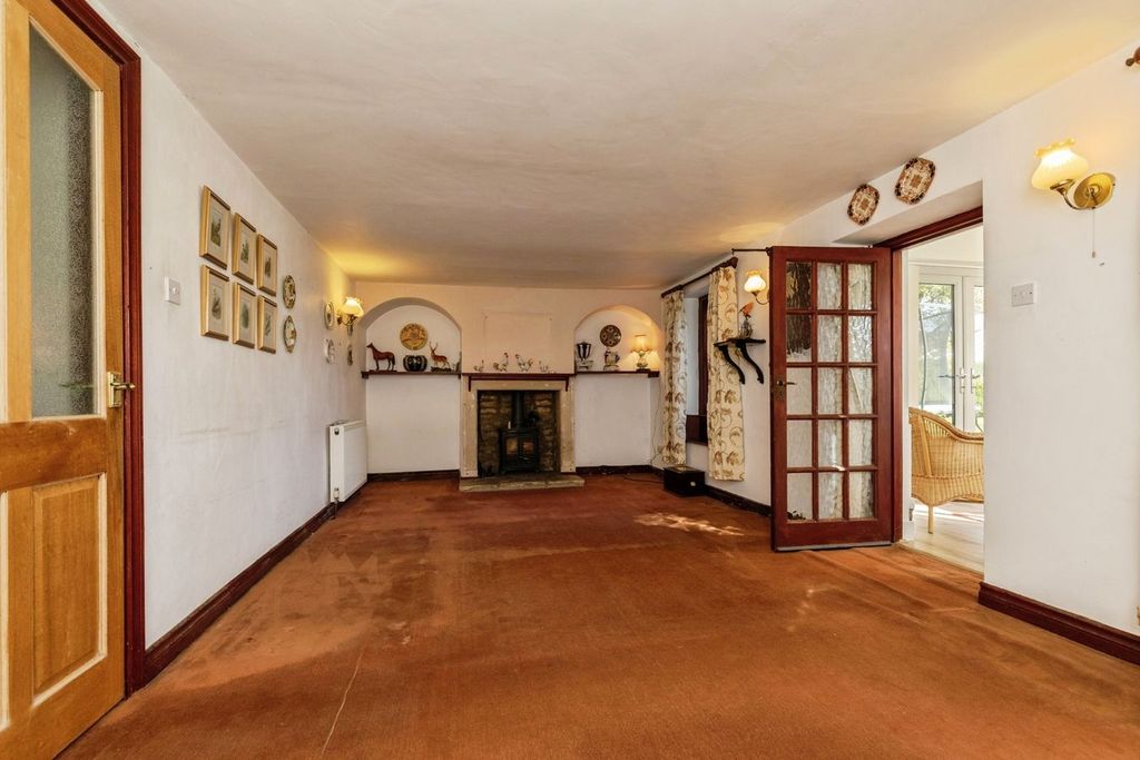 Property photo 2 of 29