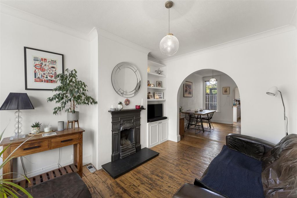 Property photo 2 of 15