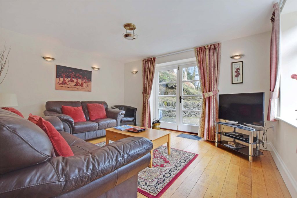 Property photo 3 of 13 Picture No. 02