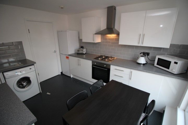Property photo 1 of 28 Kitchen