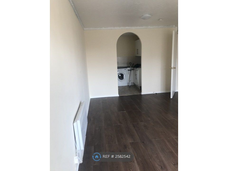 Property photo 2 of 12 Living Room Towards Kitchen