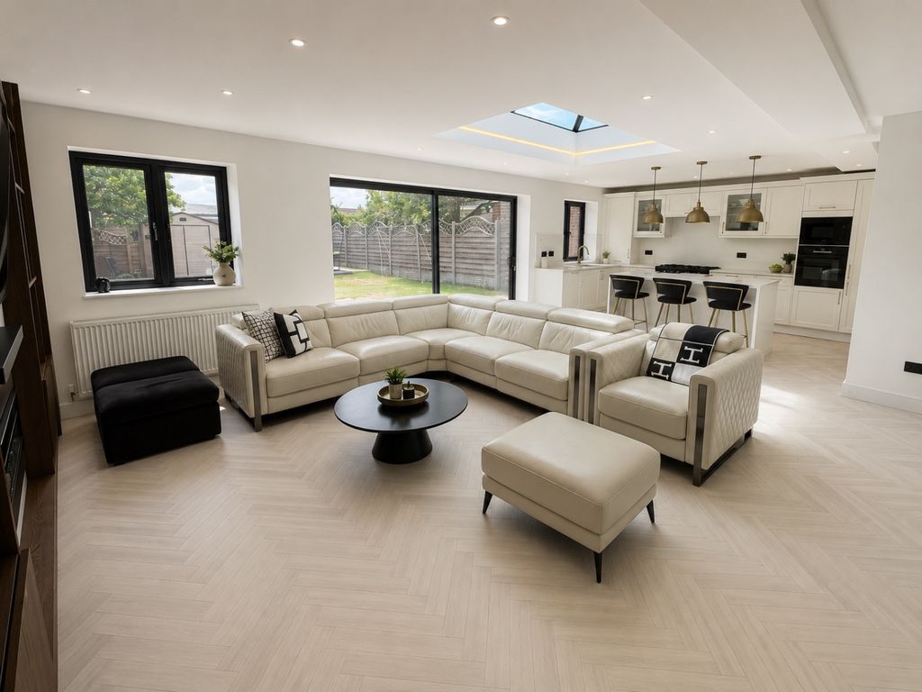 Property photo 2 of 17 5227372