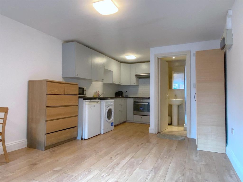 Property photo 1 of 5 Room_Lightened.Jpg