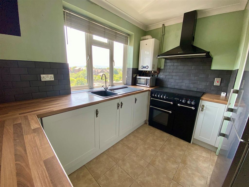 Property photo 2 of 6 Rc3.Jpg