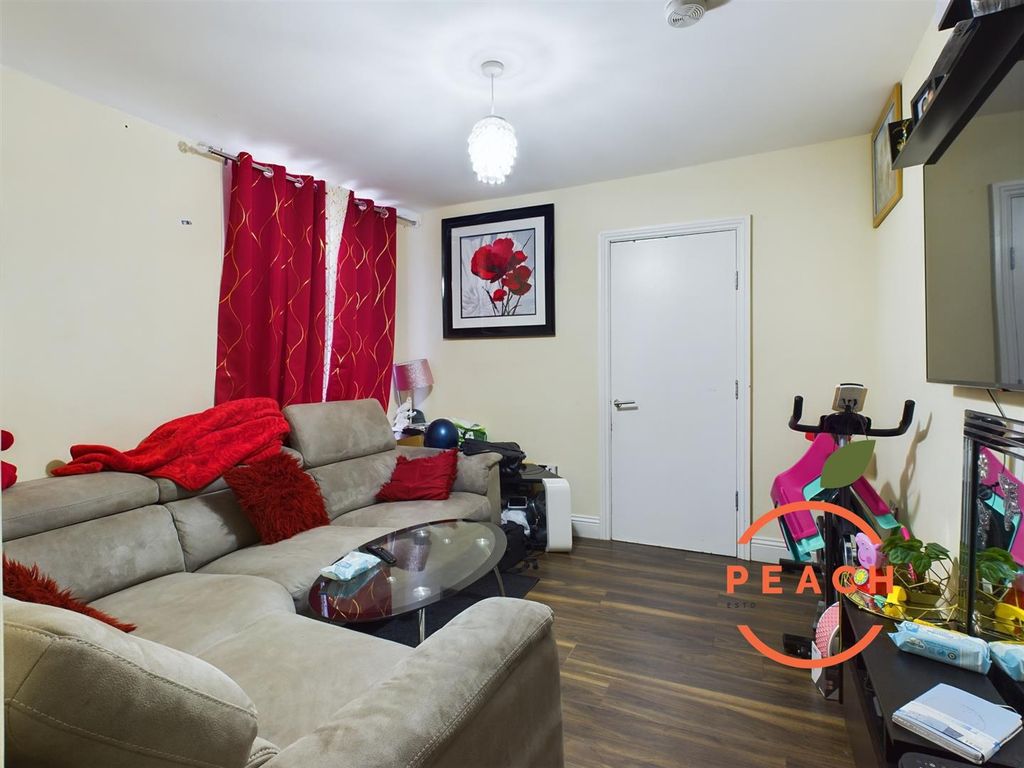 Property photo 2 of 8 Cam04237G0-Pr0034-Still002.Jpg