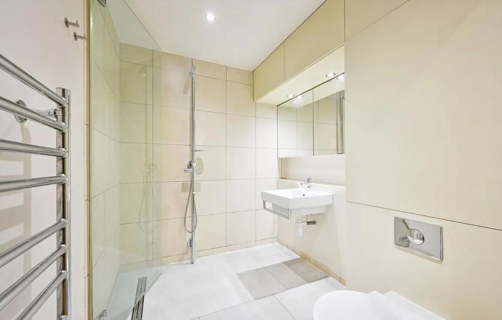 Property photo 3 of 3