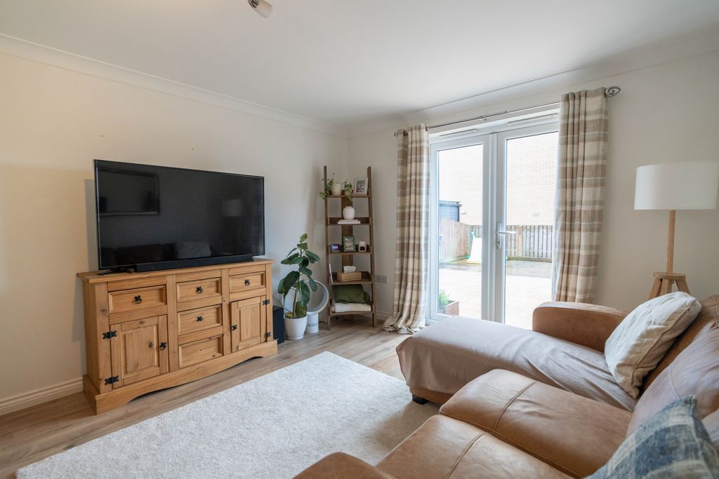 Property photo 2 of 49 Gallery